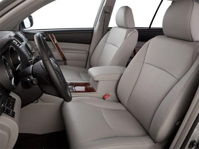 2011 Toyota Highlander FWD 4dr V6 Base (Natl)