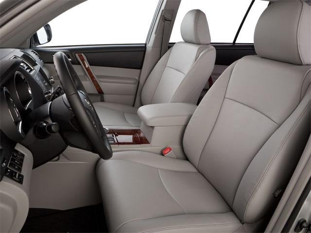 2011 Toyota Highlander FWD 4dr V6 Base (Natl)