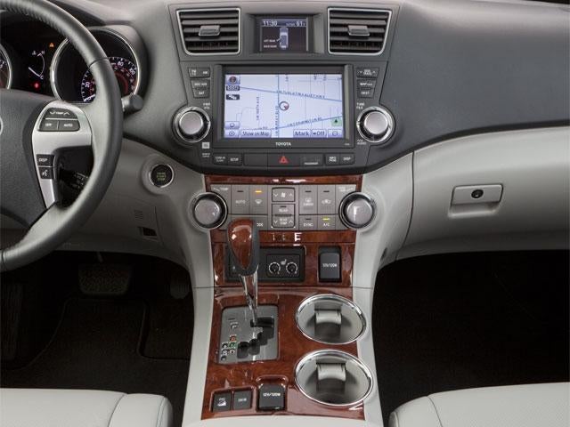 2011 Toyota Highlander FWD 4dr V6 Base (Natl)